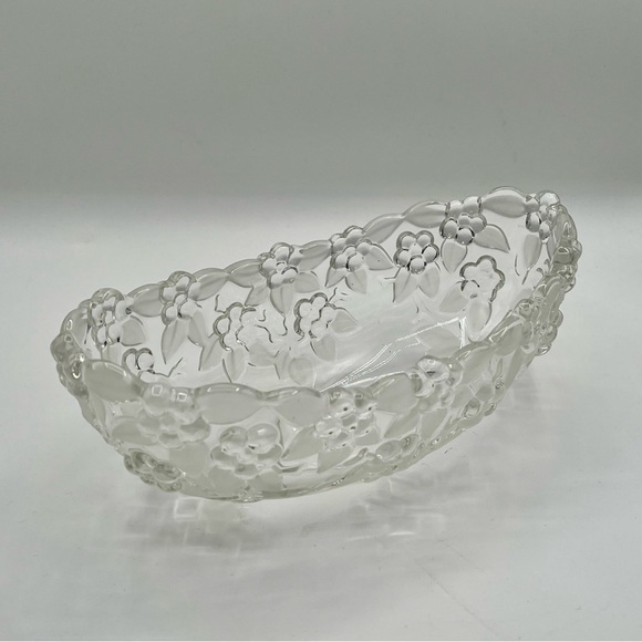 Elegant Clear Floral Glass Bowl Mikasa Germany - Picture 11 of 13